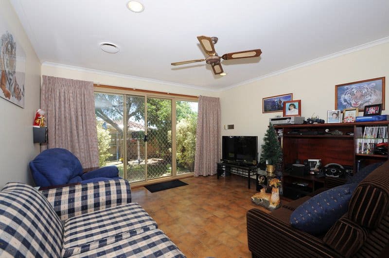 15 Dorchester Crescent, CARRUM DOWNS VIC 3201, Carrum Downs - Thumbnail 4