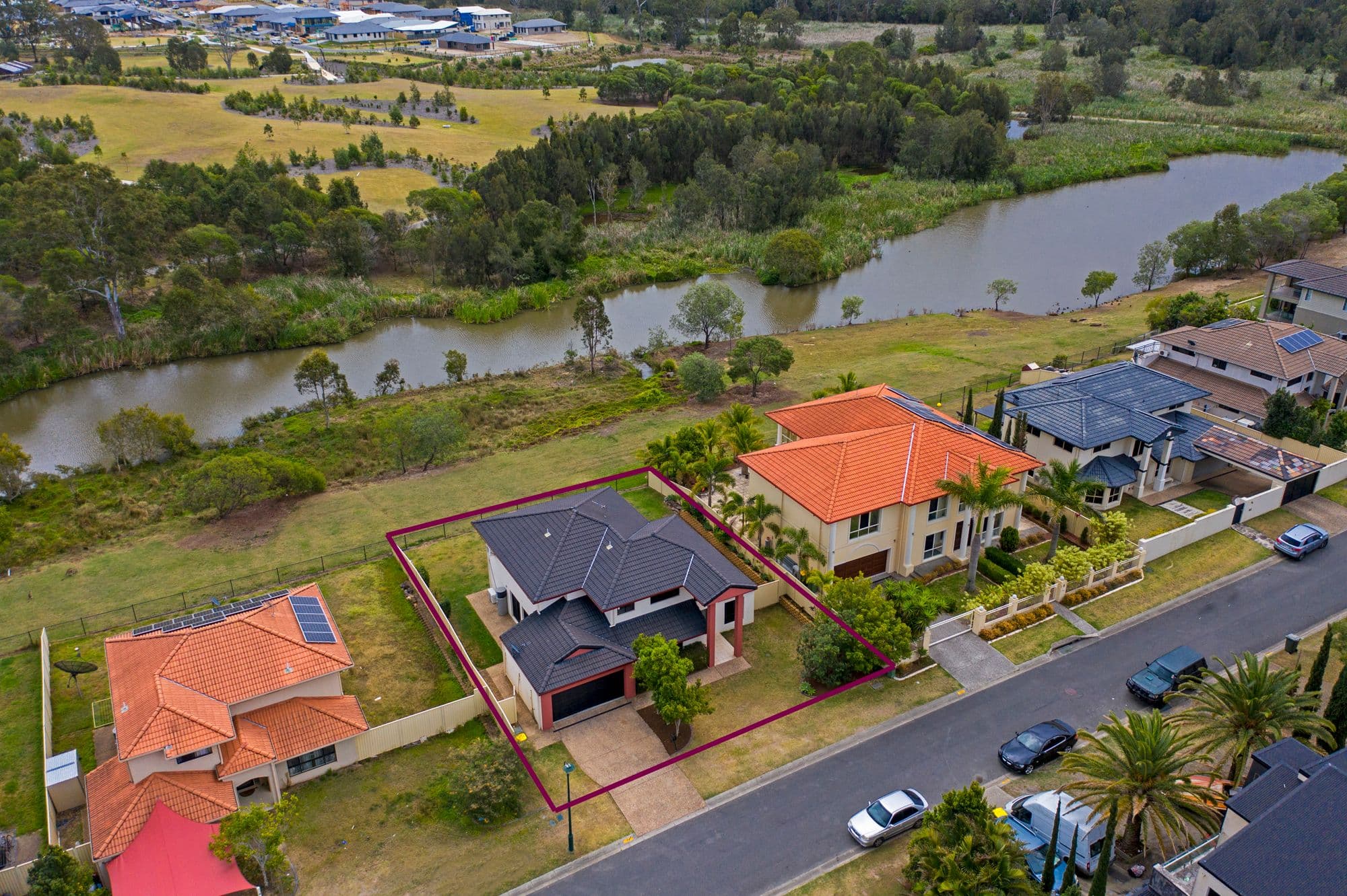 62 Golden Bear Drive, Arundel QLD 4214, Arundel - Thumbnail 2