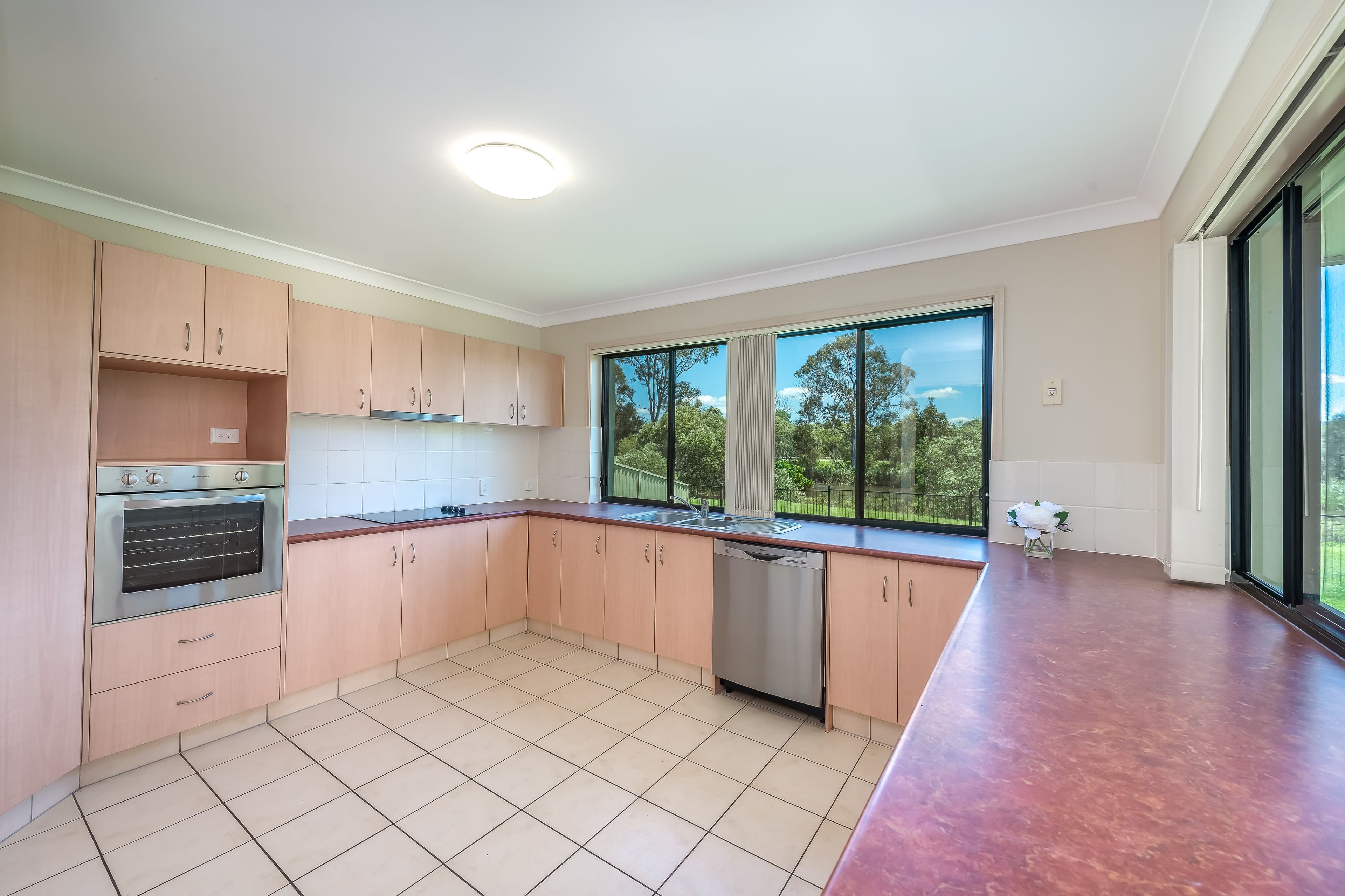 62 Golden Bear Drive, Arundel QLD 4214, Arundel - Thumbnail 4