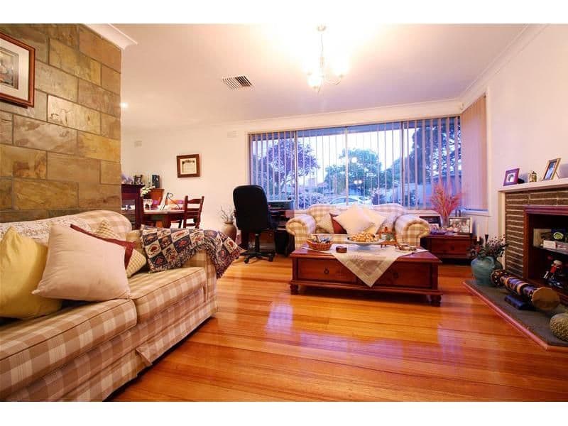 40 Flannery Avenue, BUNDOORA VIC 3083, Bundoora - Thumbnail 2