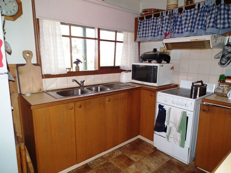 27 Racecourse Road, NAGAMBIE VIC 3608, Nagambie - Thumbnail 2