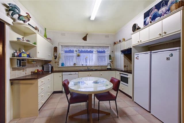 51 Acheron Avenue, Reservoir VIC 3073, Reservoir - Thumbnail 5