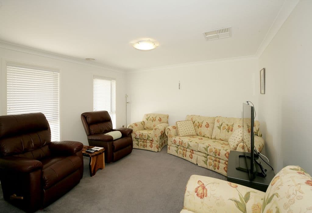 104 Mima Street, GLENFIELD PARK NSW 2650, Glenfield Park - Thumbnail 4