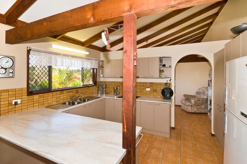 18 Murtha Drive, ELANORA QLD 4221, Elanora - Thumbnail 8
