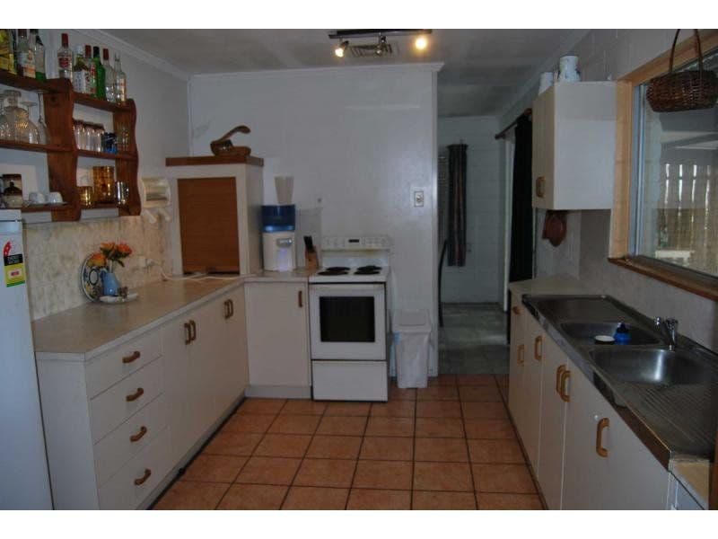 21 Cahill Crescent, RURAL VIEW QLD 4740, Rural View - Thumbnail 2