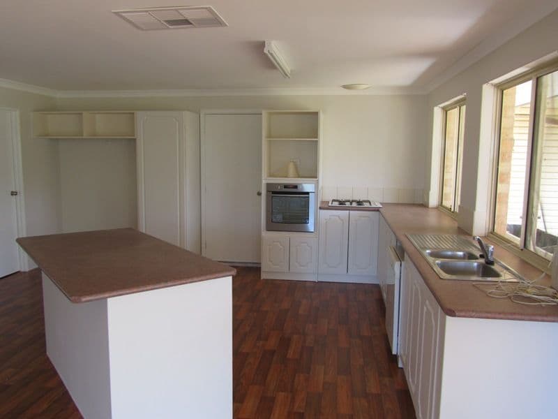 15  Darwinia Close, STRATHALBYN WA 6530, Strathalbyn - Thumbnail 3