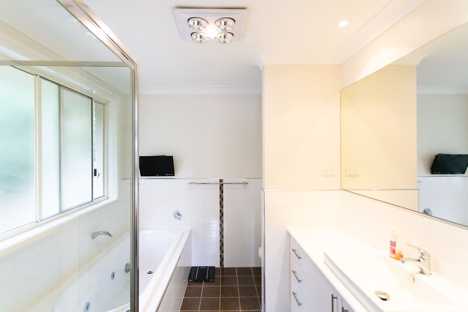29 Brooklands Drive, Orange - Thumbnail 8