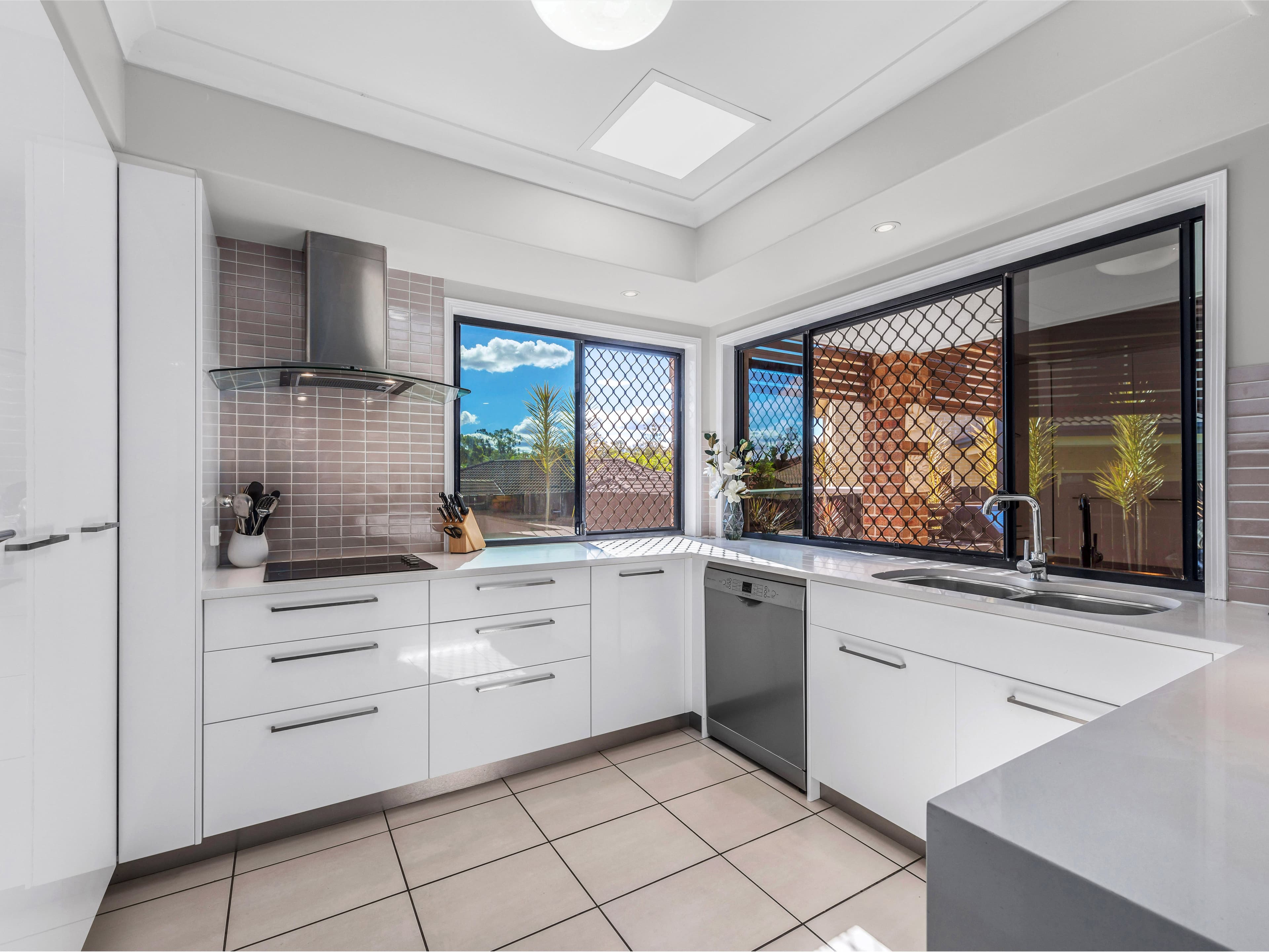6 Kettleton Close, Bridgeman Downs QLD 4035, Bridgeman Downs - Thumbnail 5