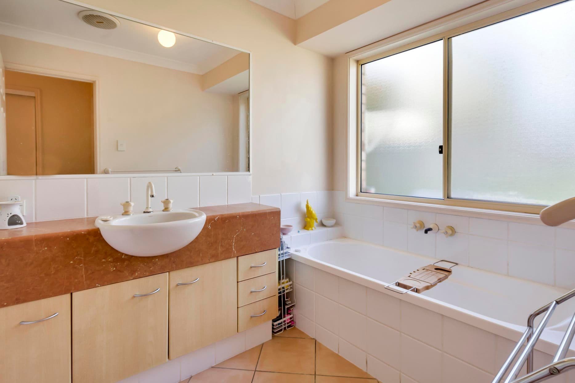 33 Murchison Street, Pacific Pines QLD 4211, Pacific Pines - Thumbnail 5