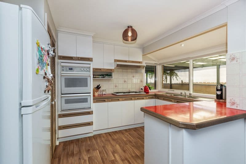 10 Roderick Drive, Kurunjang VIC 3337, Kurunjang - Thumbnail 2