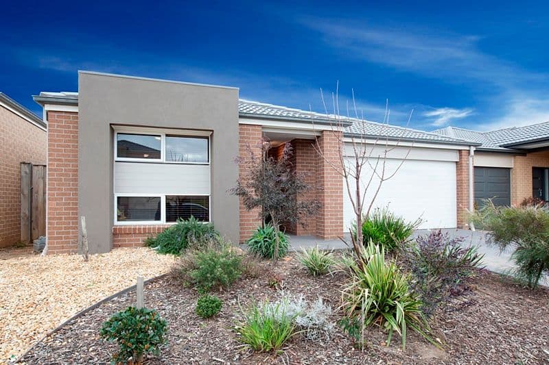 35 Hugo Drive, Point Cook VIC 3030, Point Cook - Thumbnail 2