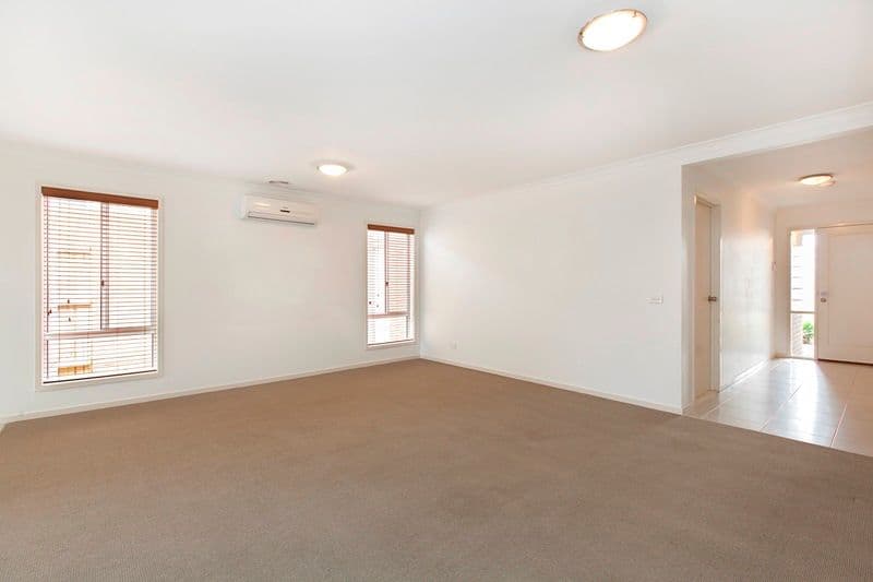 35 Hugo Drive, Point Cook VIC 3030, Point Cook - Thumbnail 4