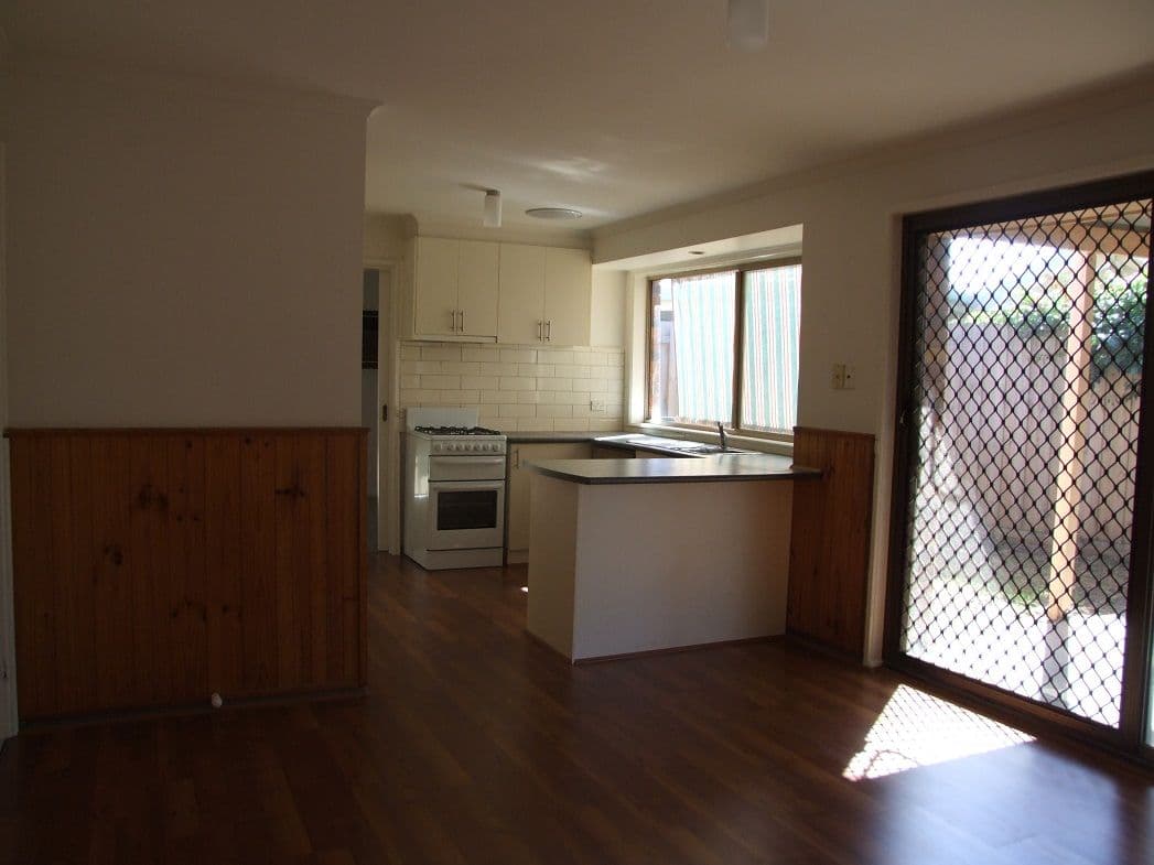 1 Pennyroyal Crescent, KURUNJANG VIC 3337, Kurunjang - Thumbnail 2