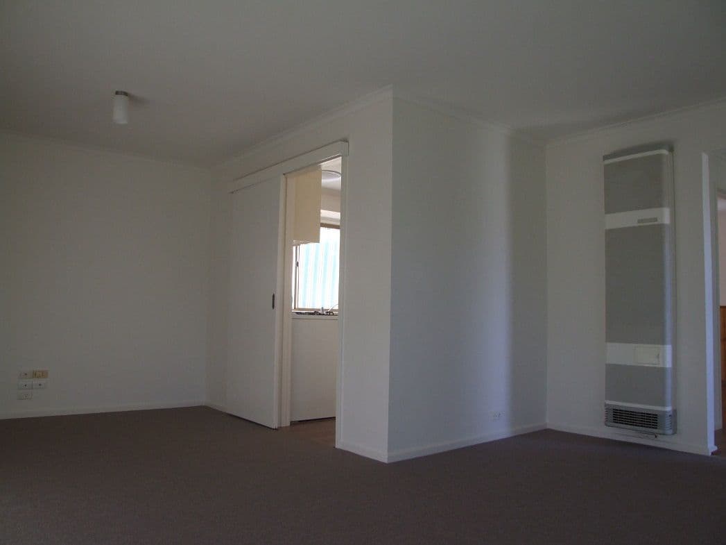 1 Pennyroyal Crescent, KURUNJANG VIC 3337, Kurunjang - Thumbnail 3