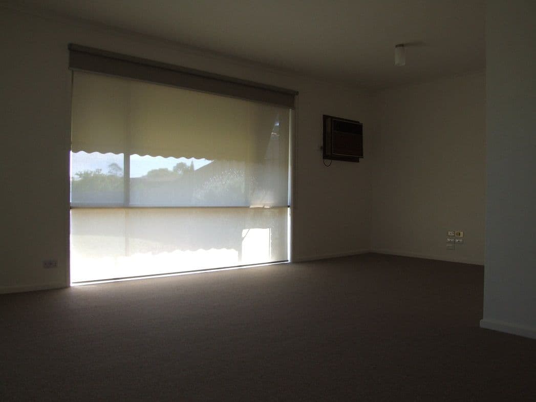 1 Pennyroyal Crescent, KURUNJANG VIC 3337, Kurunjang - Thumbnail 6