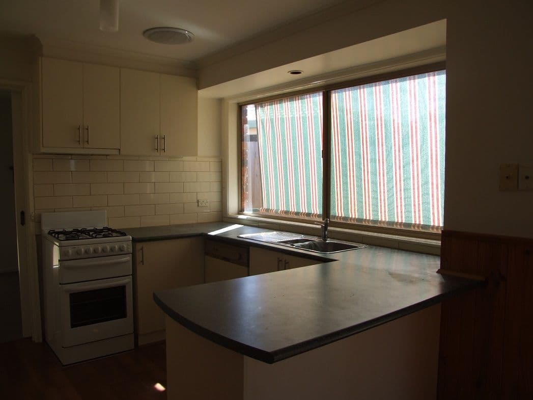1 Pennyroyal Crescent, KURUNJANG VIC 3337, Kurunjang - Thumbnail 8