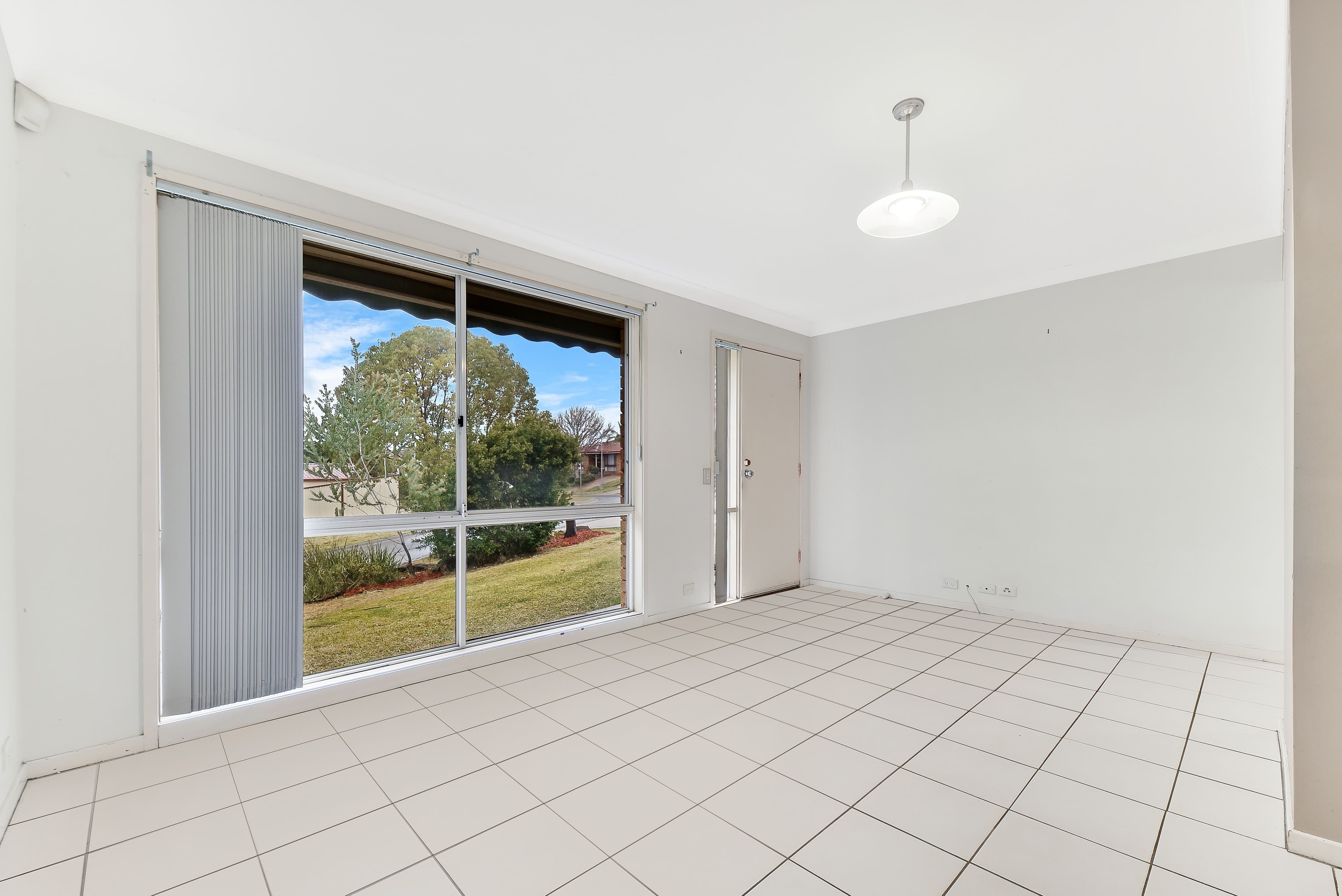 1 Darnay Place, Ambarvale - Thumbnail 3