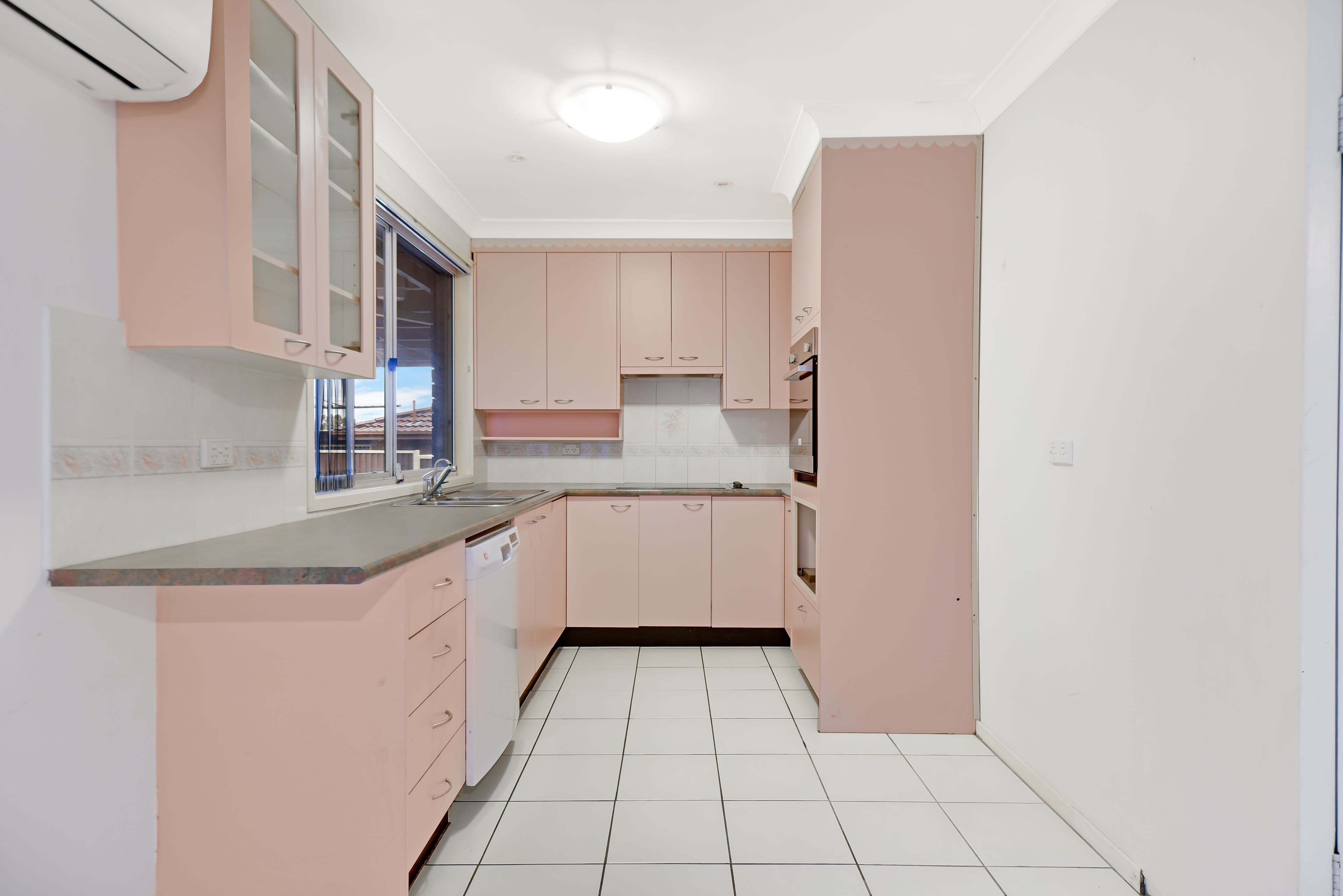 1 Darnay Place, Ambarvale - Thumbnail 6