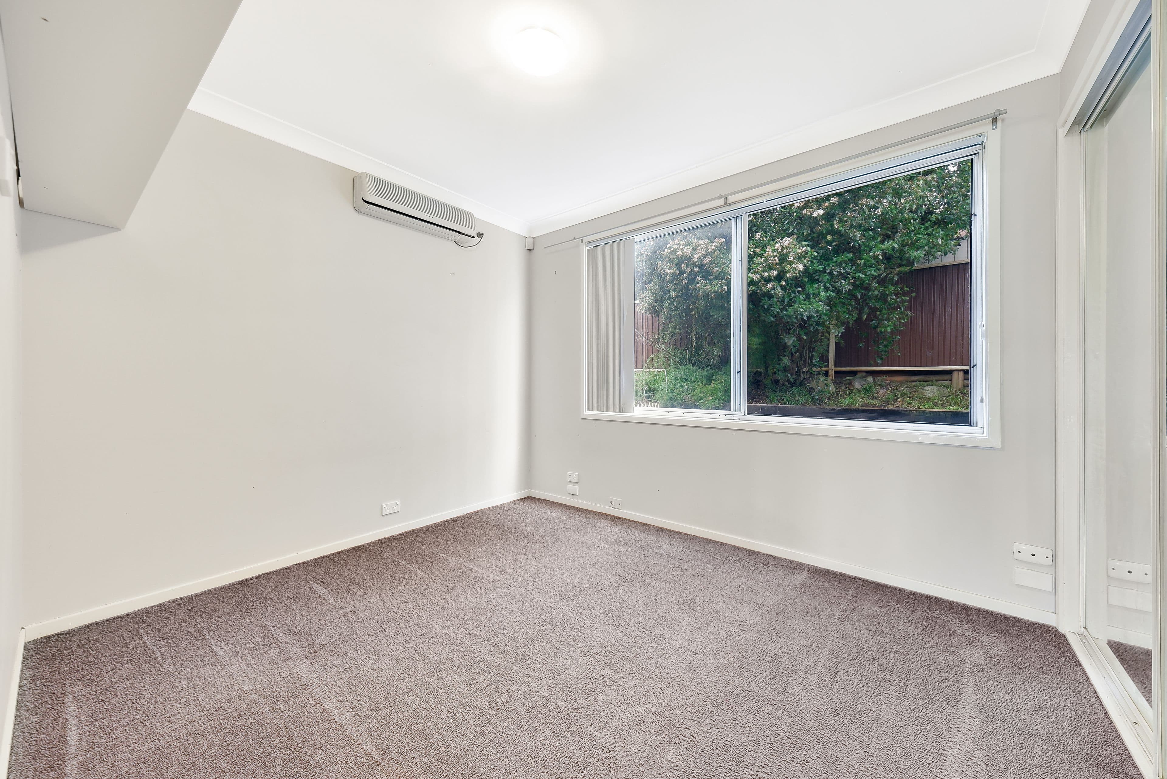 1 Darnay Place, Ambarvale - Thumbnail 8