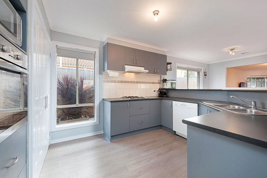 8 Raheen Place, Craigieburn VIC 3064, Craigieburn - Thumbnail 2