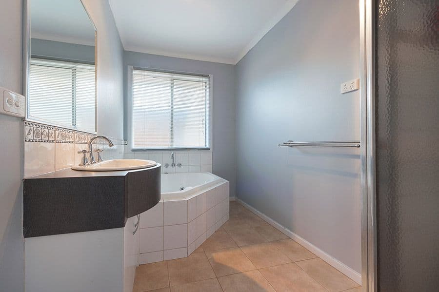 8 Raheen Place, Craigieburn VIC 3064, Craigieburn - Thumbnail 6