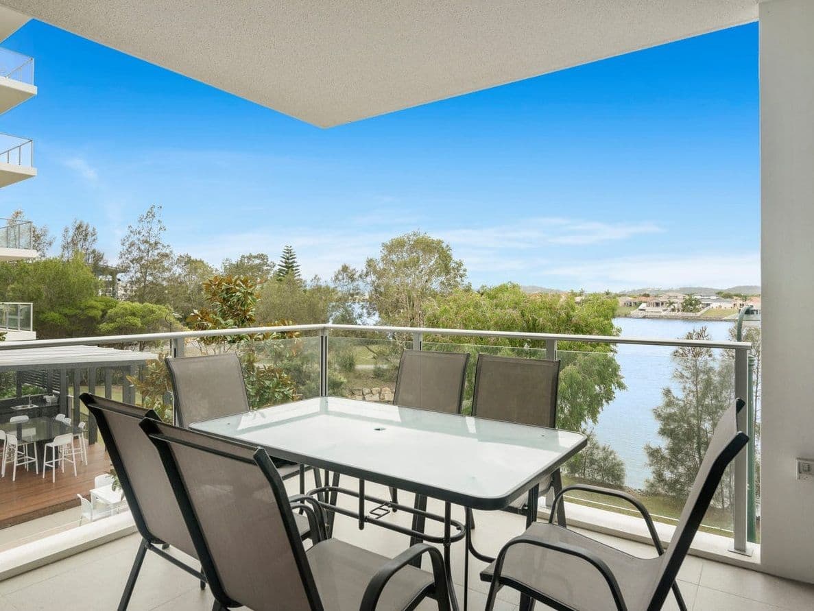 33 Lakefront Crescent, Varsity Lakes QLD 4227, Varsity Lakes - Thumbnail 2