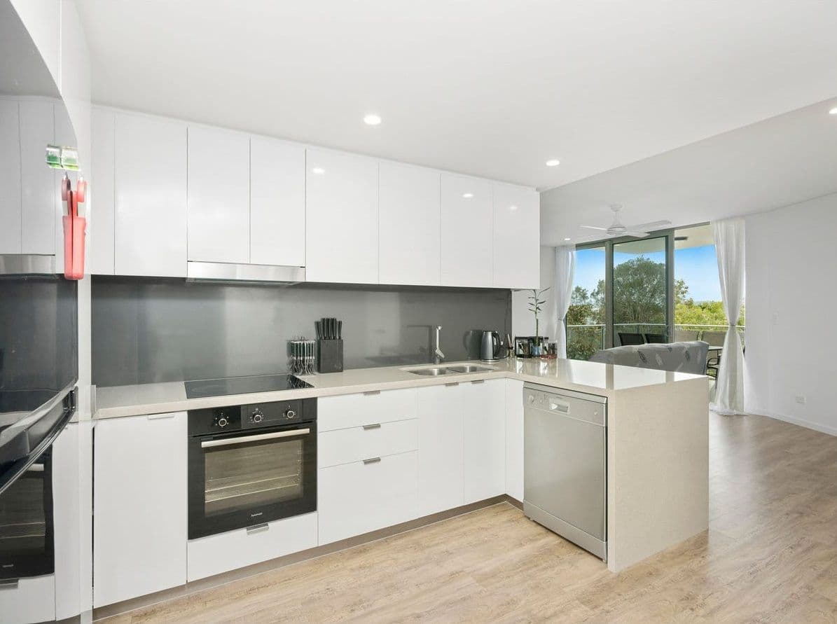 33 Lakefront Crescent, Varsity Lakes QLD 4227, Varsity Lakes - Thumbnail 4