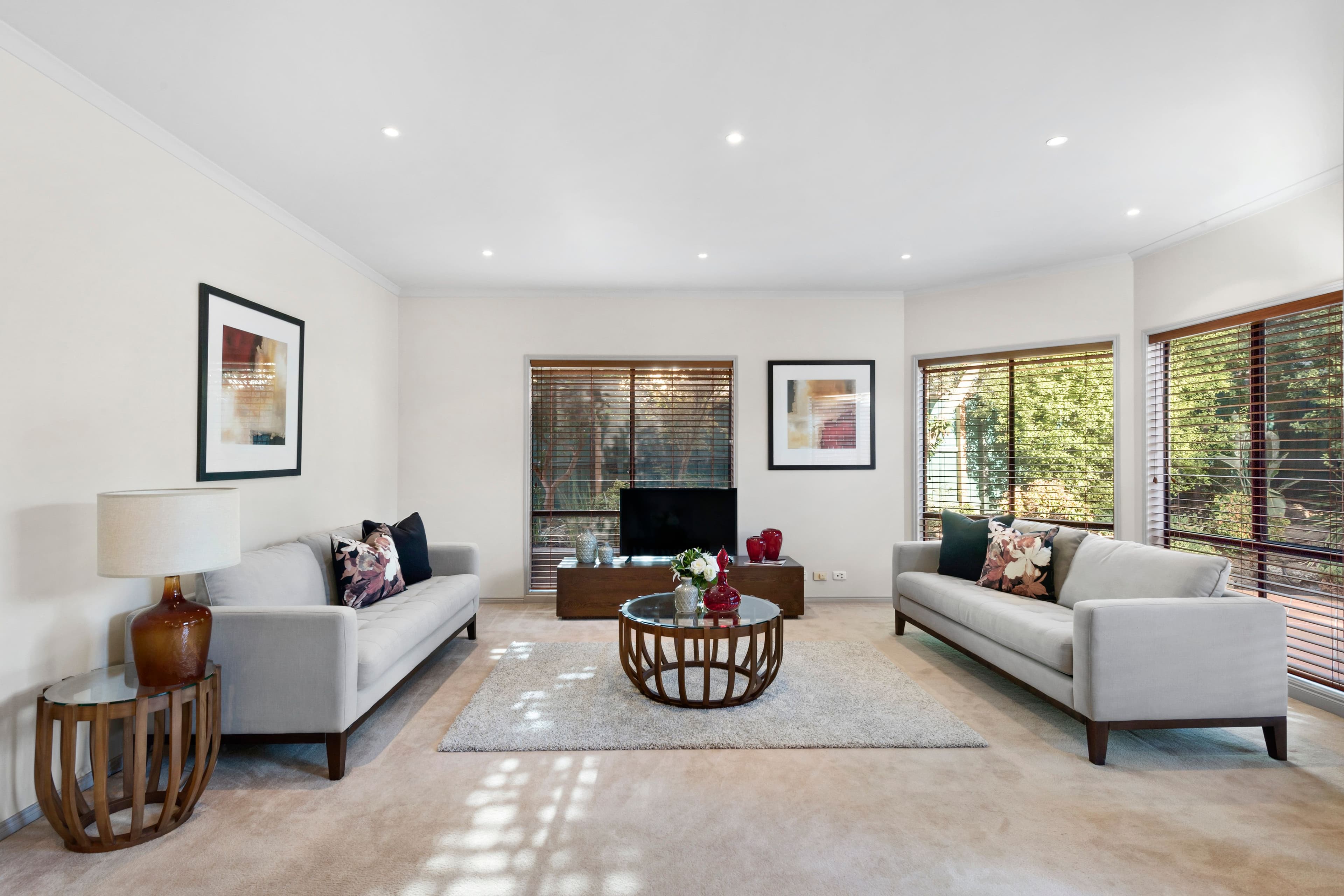 10 Emma Court, Mount Waverley VIC 3149, Mount Waverley - Thumbnail 2