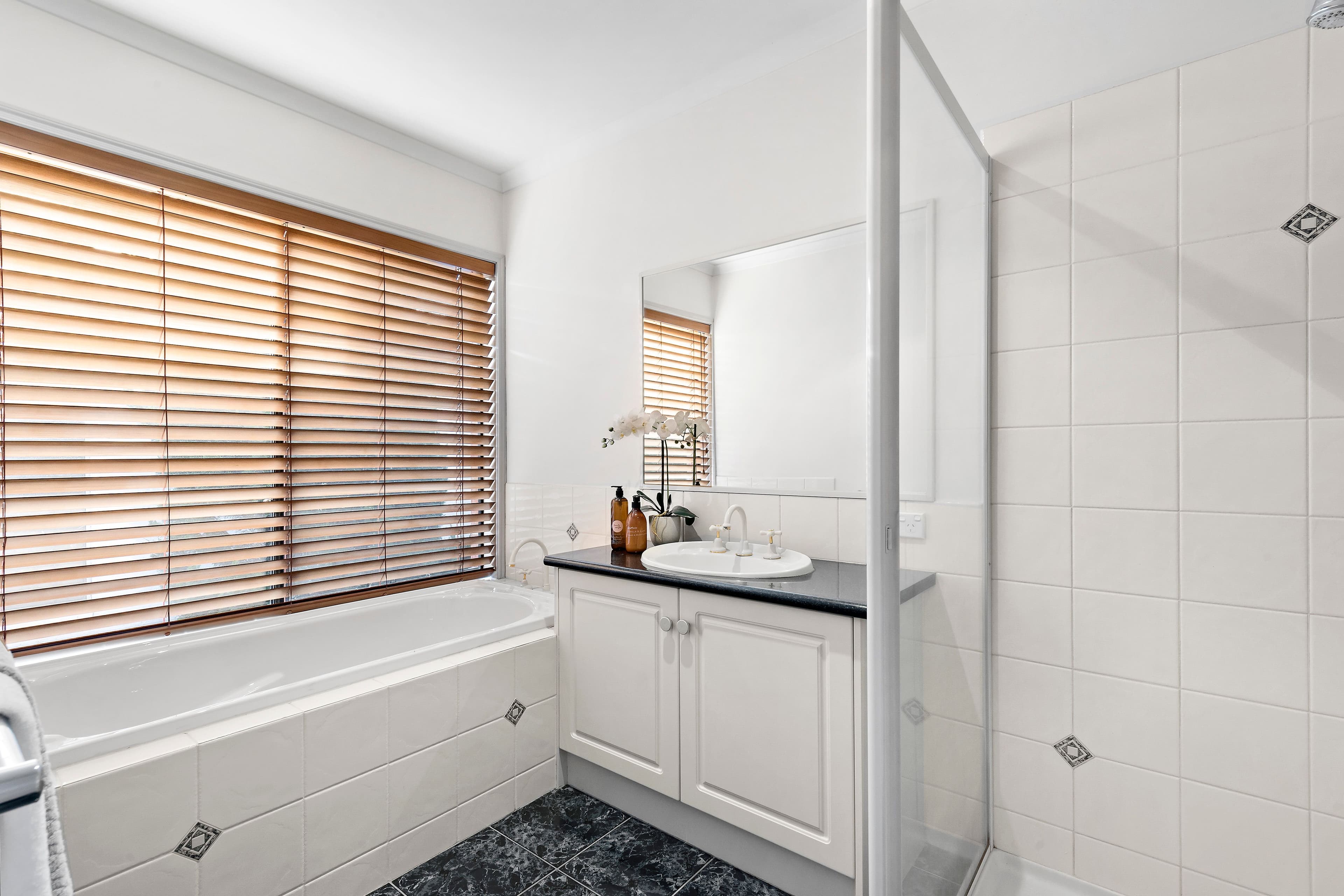 10 Emma Court, Mount Waverley VIC 3149, Mount Waverley - Thumbnail 8