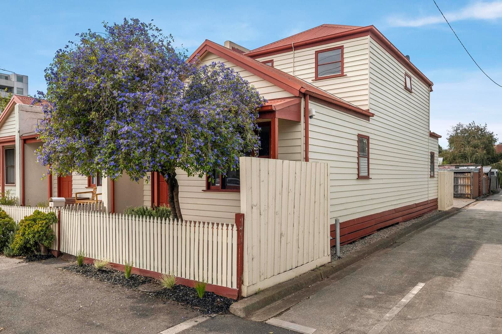 14 Albermarle Street, Kensington VIC 3031, Kensington - Thumbnail 2