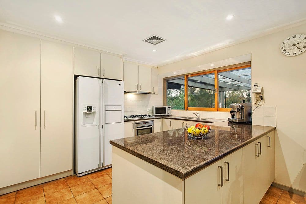 38 Valepark Drive, DONVALE VIC 3111, Donvale - Thumbnail 5