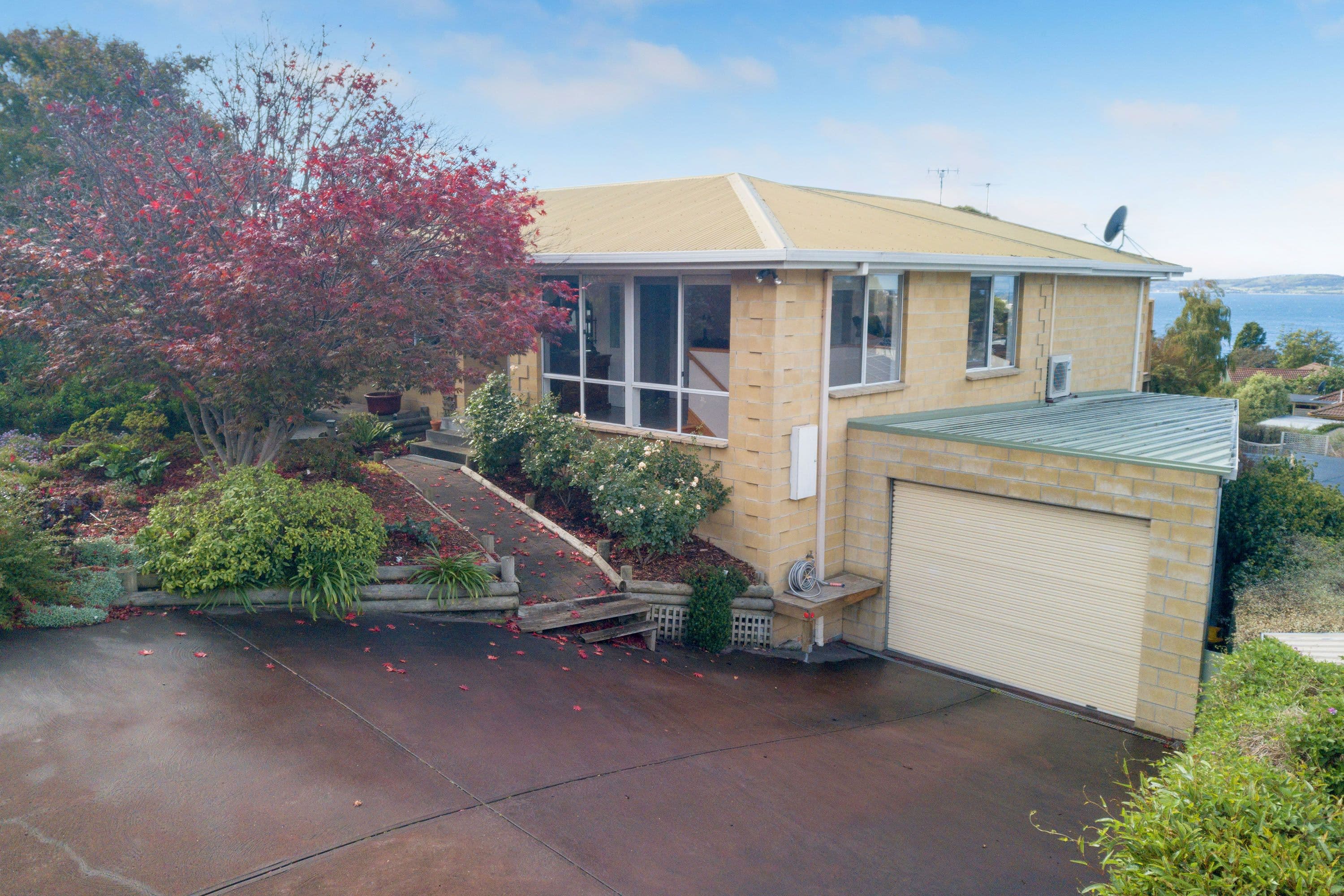 22 Calder Crescent, Blackmans Bay TAS 7052, Blackmans Bay - Thumbnail 3