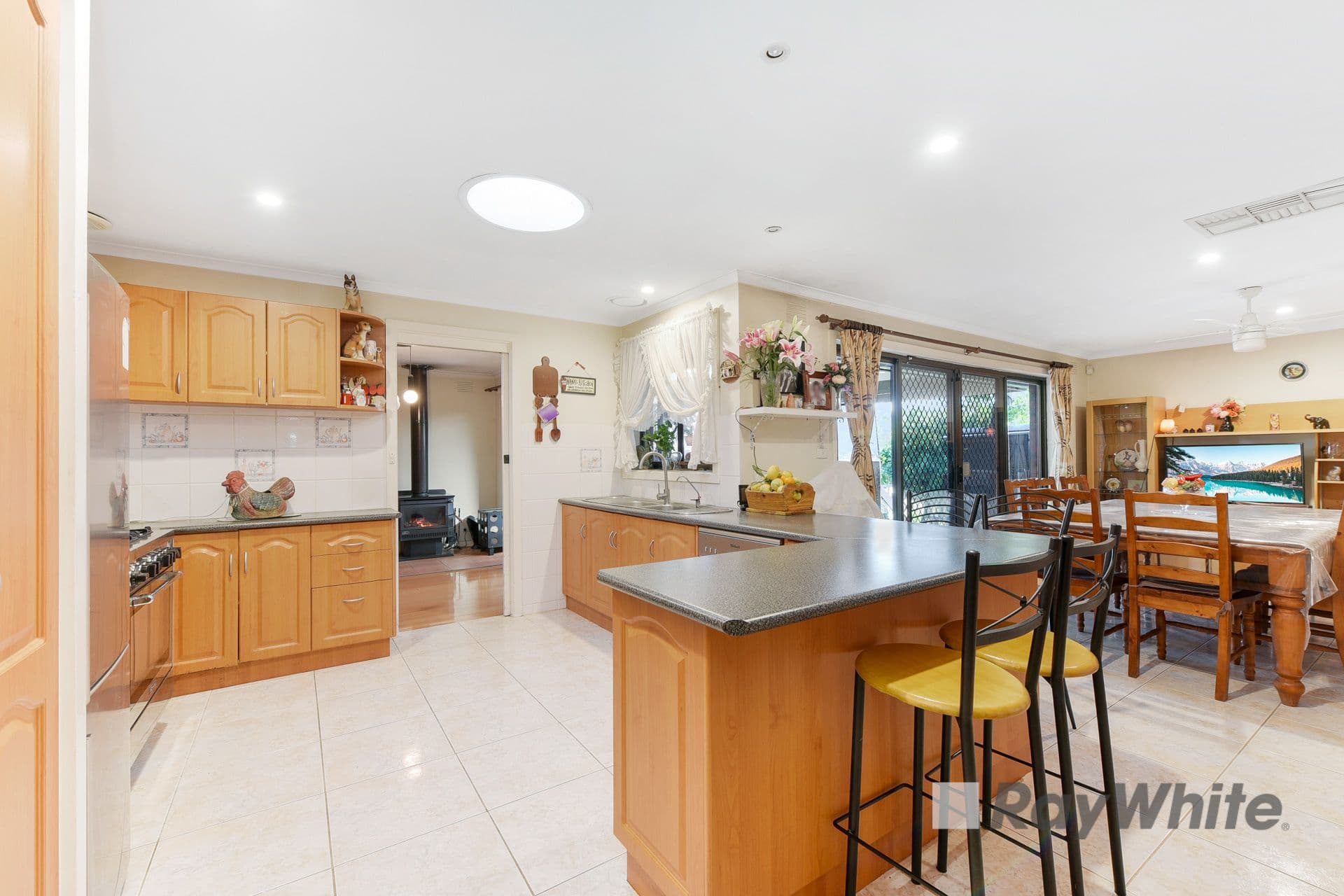 2 Outlook Drive, Dandenong North VIC 3175, Dandenong North - Thumbnail 4