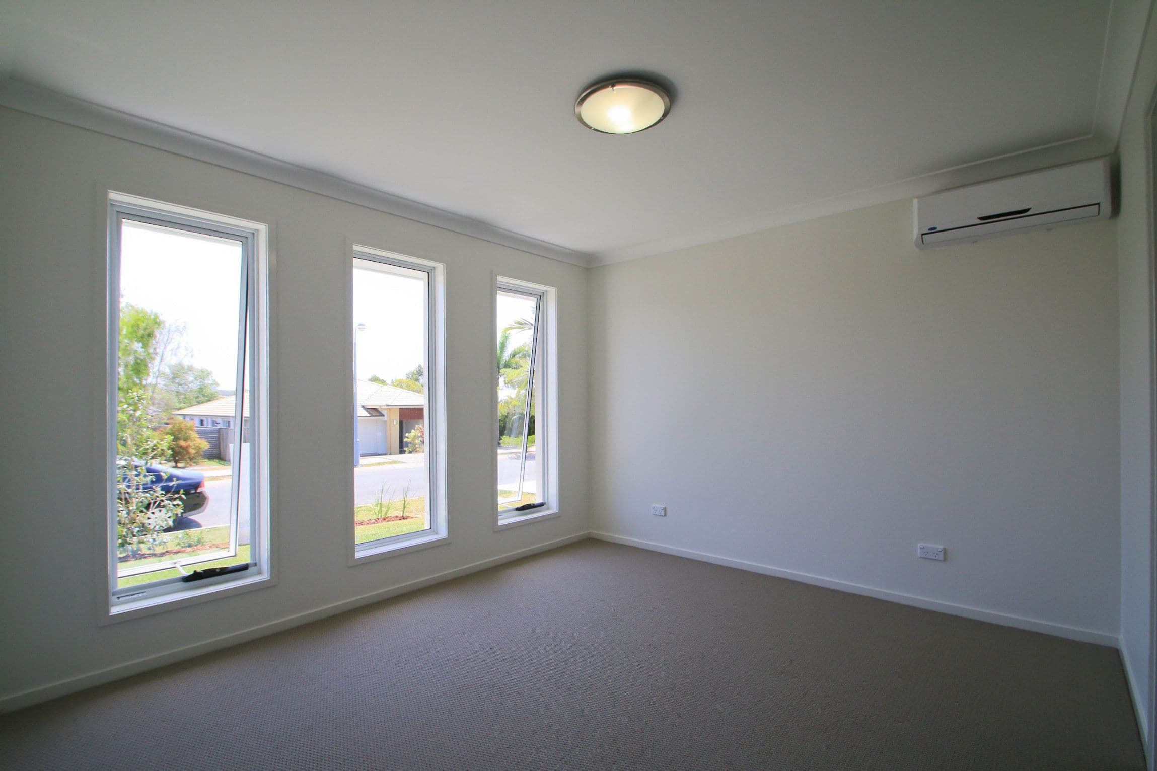 24 Holterman Crescent, REDBANK PLAINS QLD 4301, Redbank Plains - Thumbnail 3