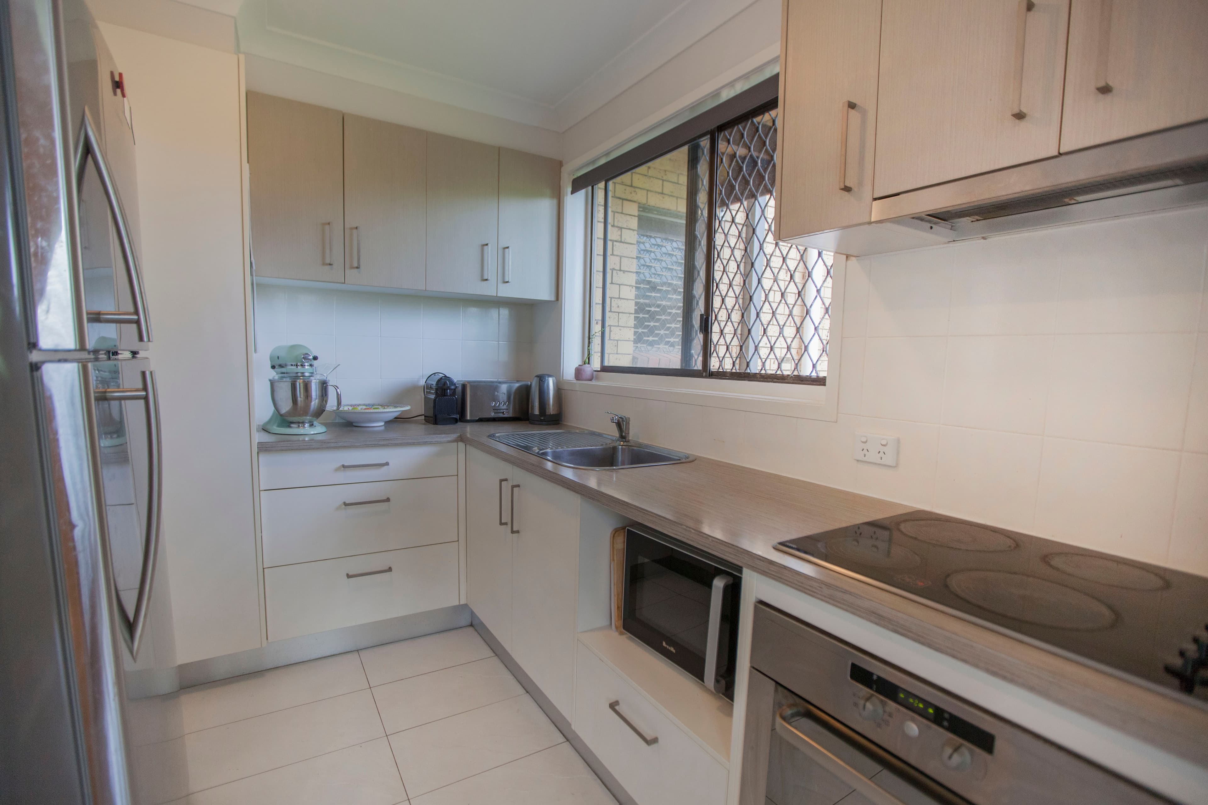 11 Orvieto Avenue, Mermaid Waters QLD 4218, Mermaid Waters - Thumbnail 6