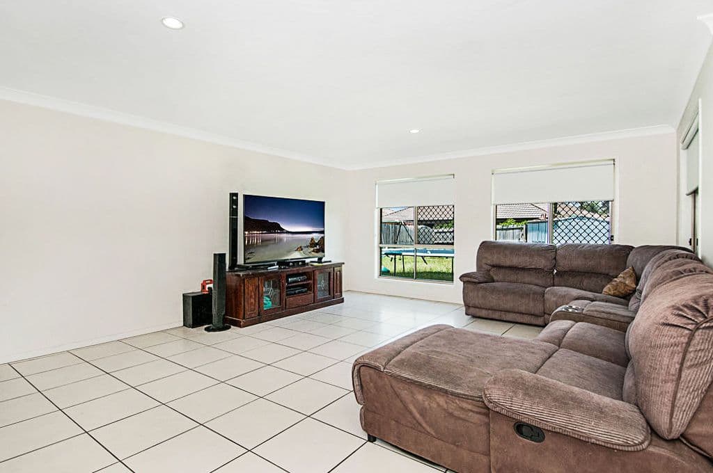 15 Frankland Avenue, Waterford QLD 4133, Waterford - Thumbnail 4