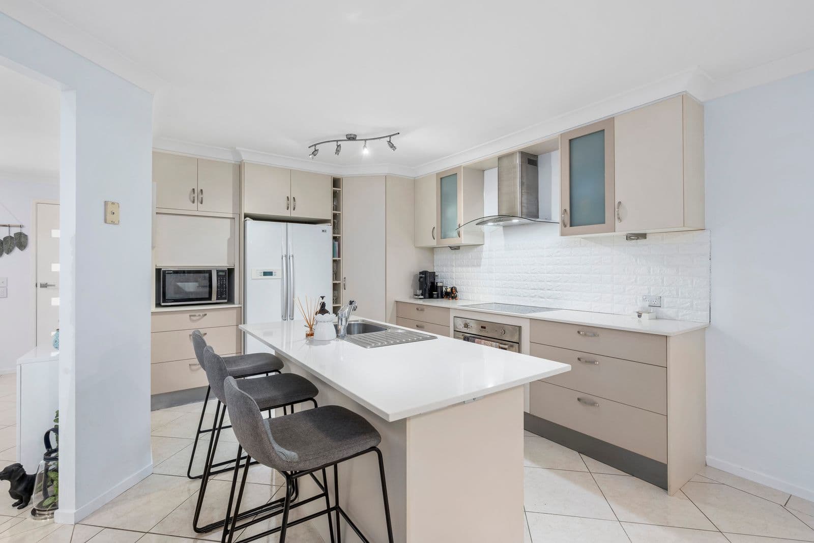 14 Ridge Court, Oxenford QLD 4210, Oxenford - Thumbnail 2
