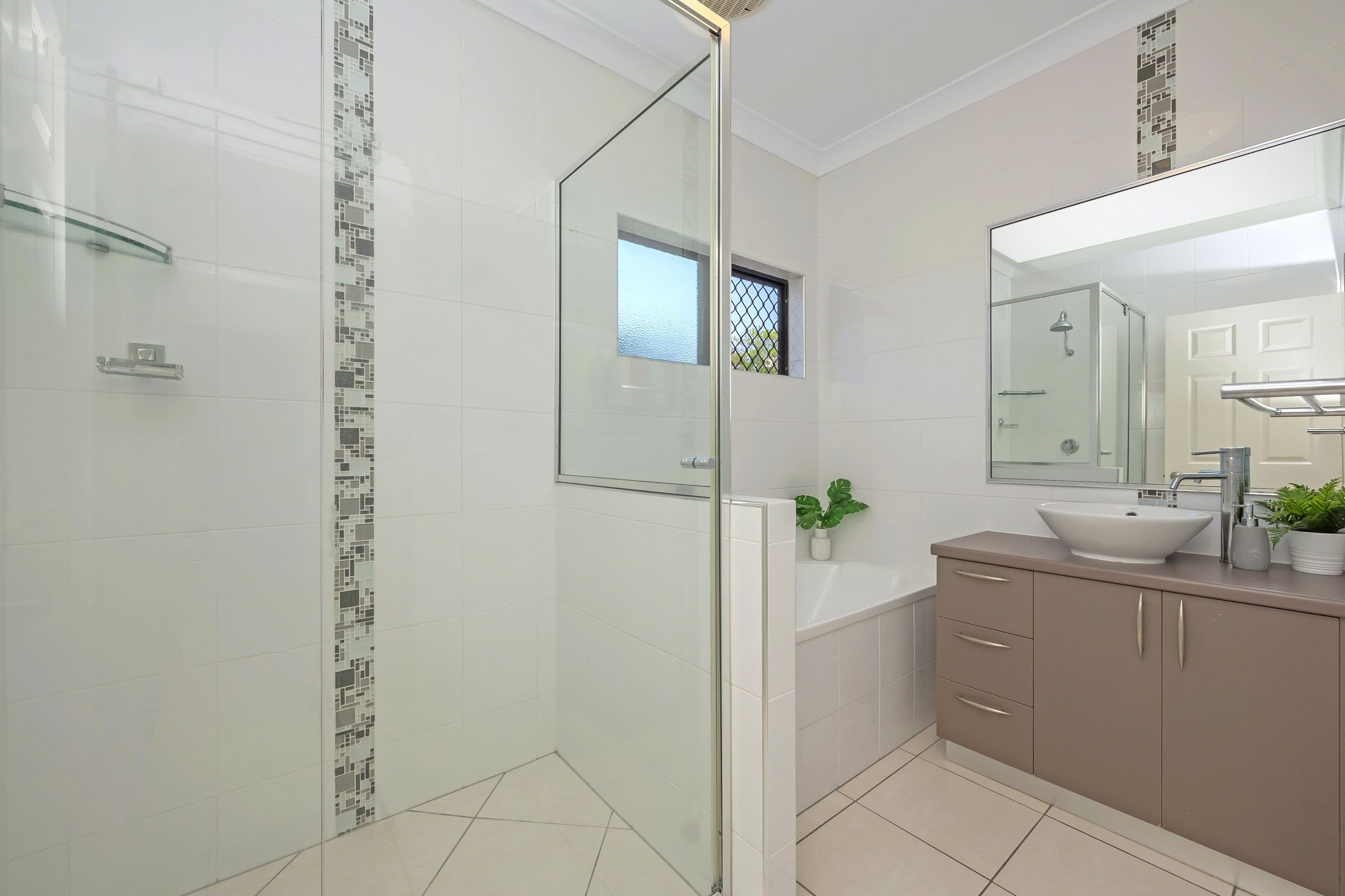 9 Osterlund Place, Burdell QLD 4818, Burdell - Thumbnail 7