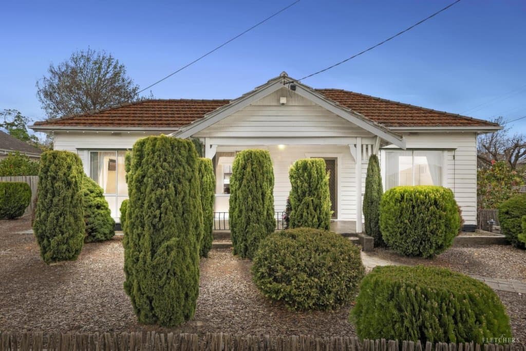 16 Springfield Road, Blackburn - Thumbnail 2