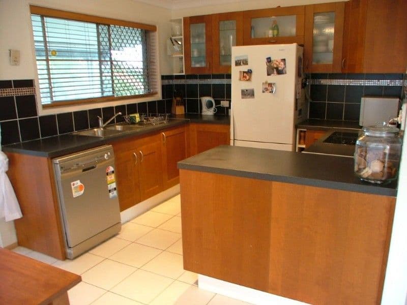 13 Knightsbridge Crescent, ROCHEDALE SOUTH QLD 4123, Rochedale South - Thumbnail 4