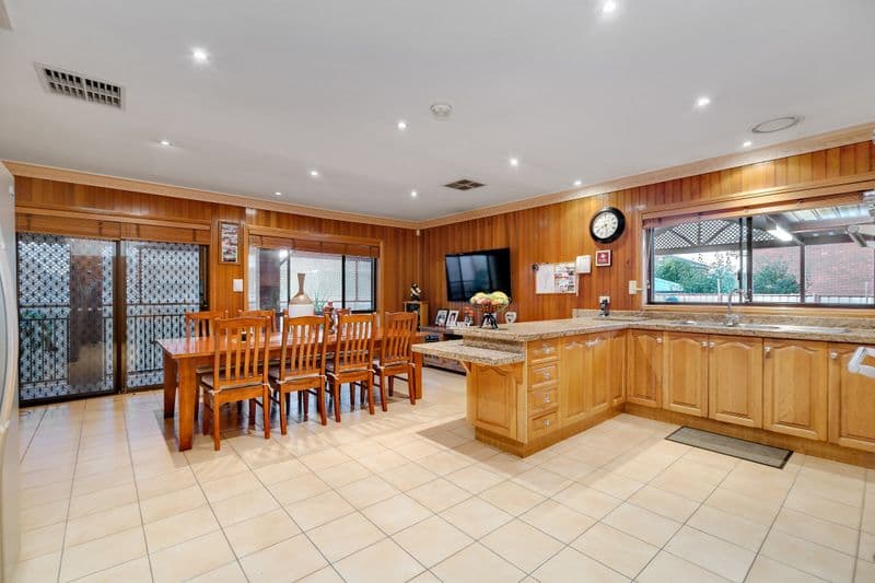 26 Coonawarra Drive, THOMASTOWN VIC 3074, Thomastown - Thumbnail 3
