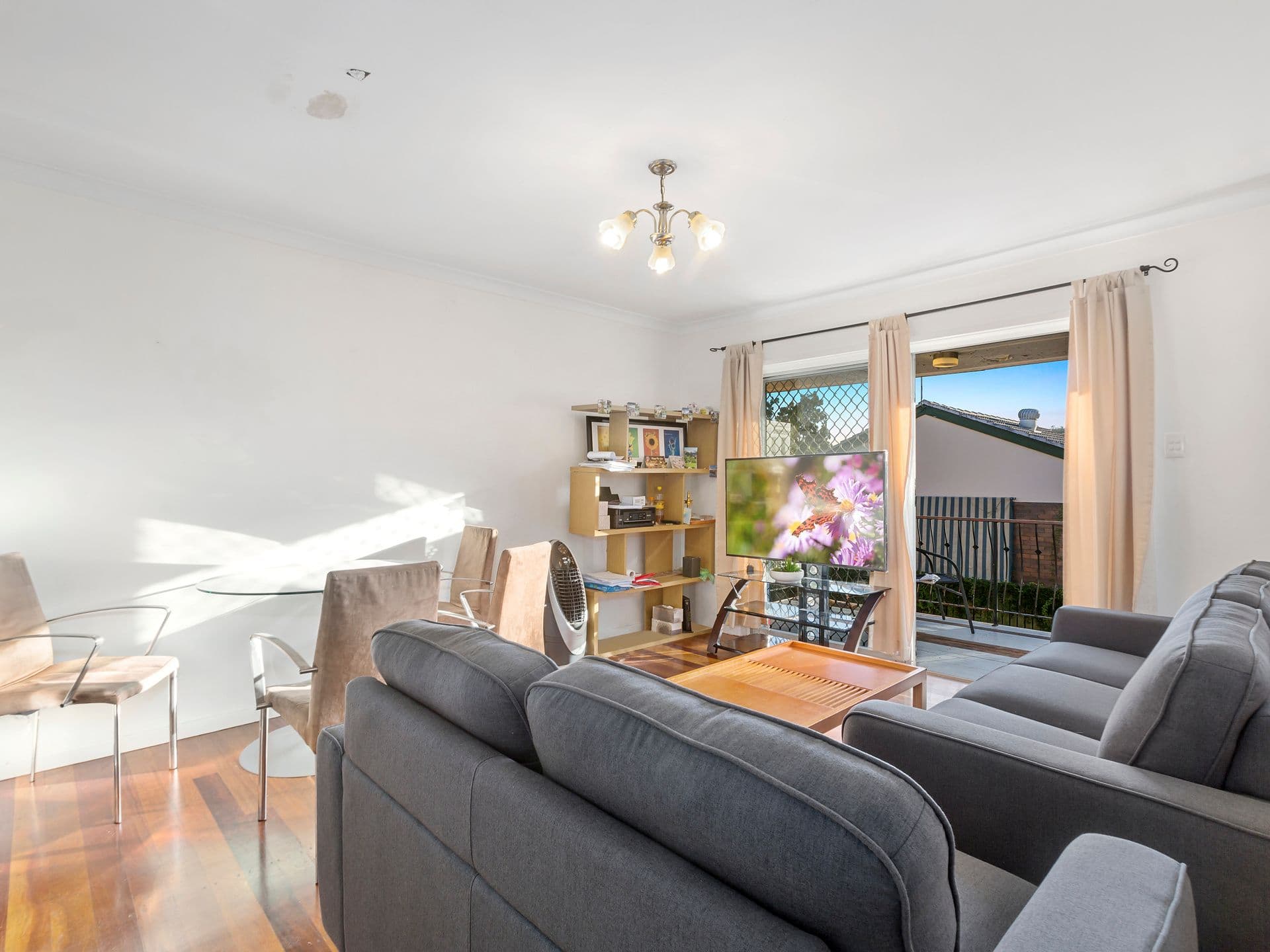57 Crown Street, Holland Park West QLD 4121, Holland Park West - Thumbnail 2