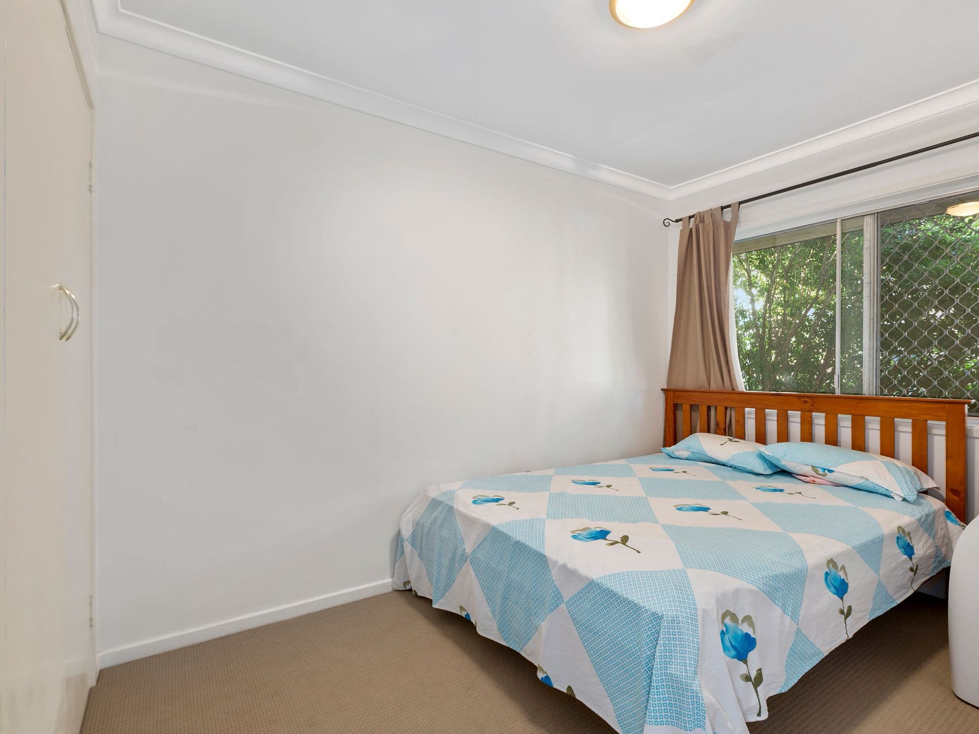 57 Crown Street, Holland Park West QLD 4121, Holland Park West - Thumbnail 3
