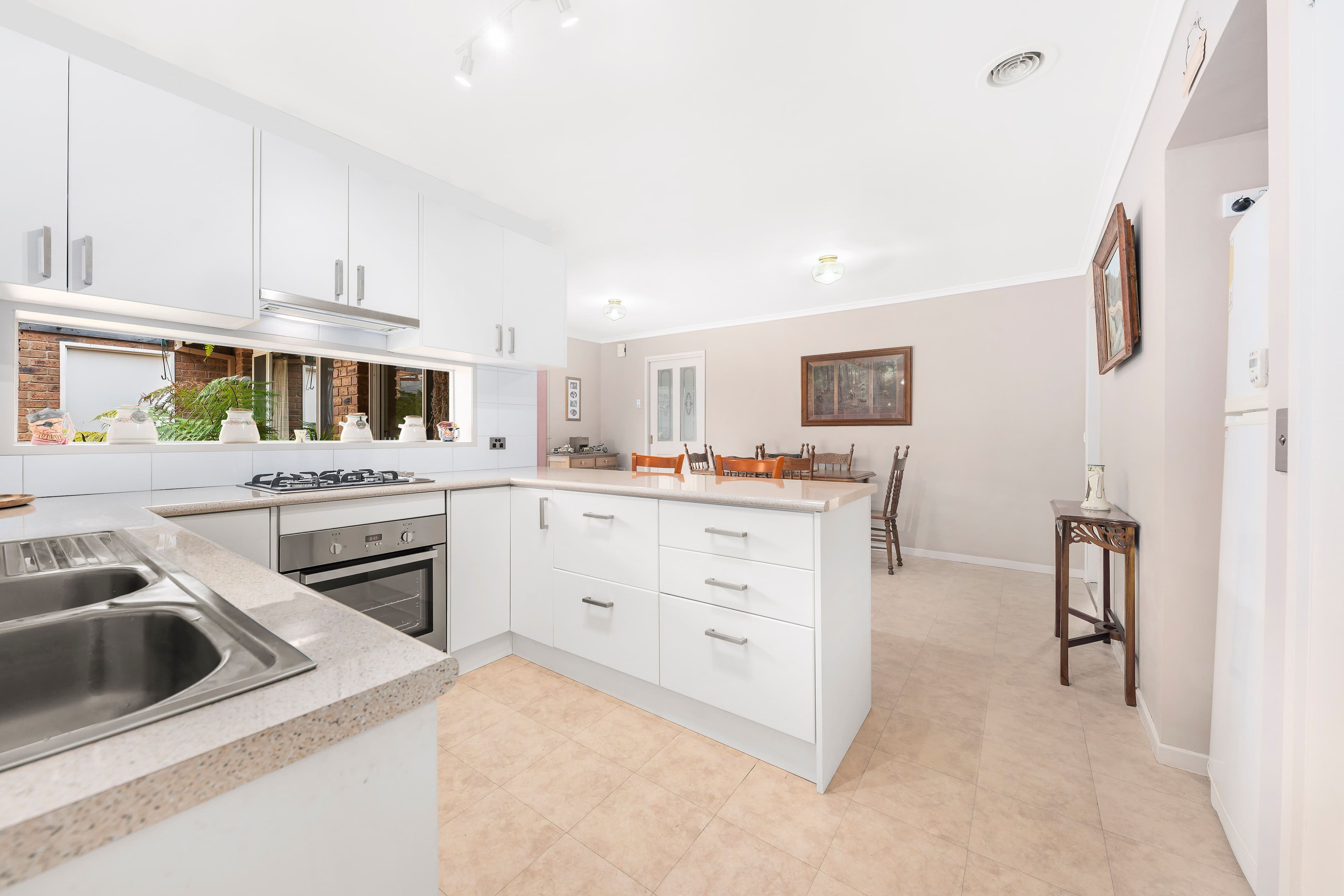26 Lambourne Avenue, Rowville VIC 3178, Rowville - Thumbnail 2