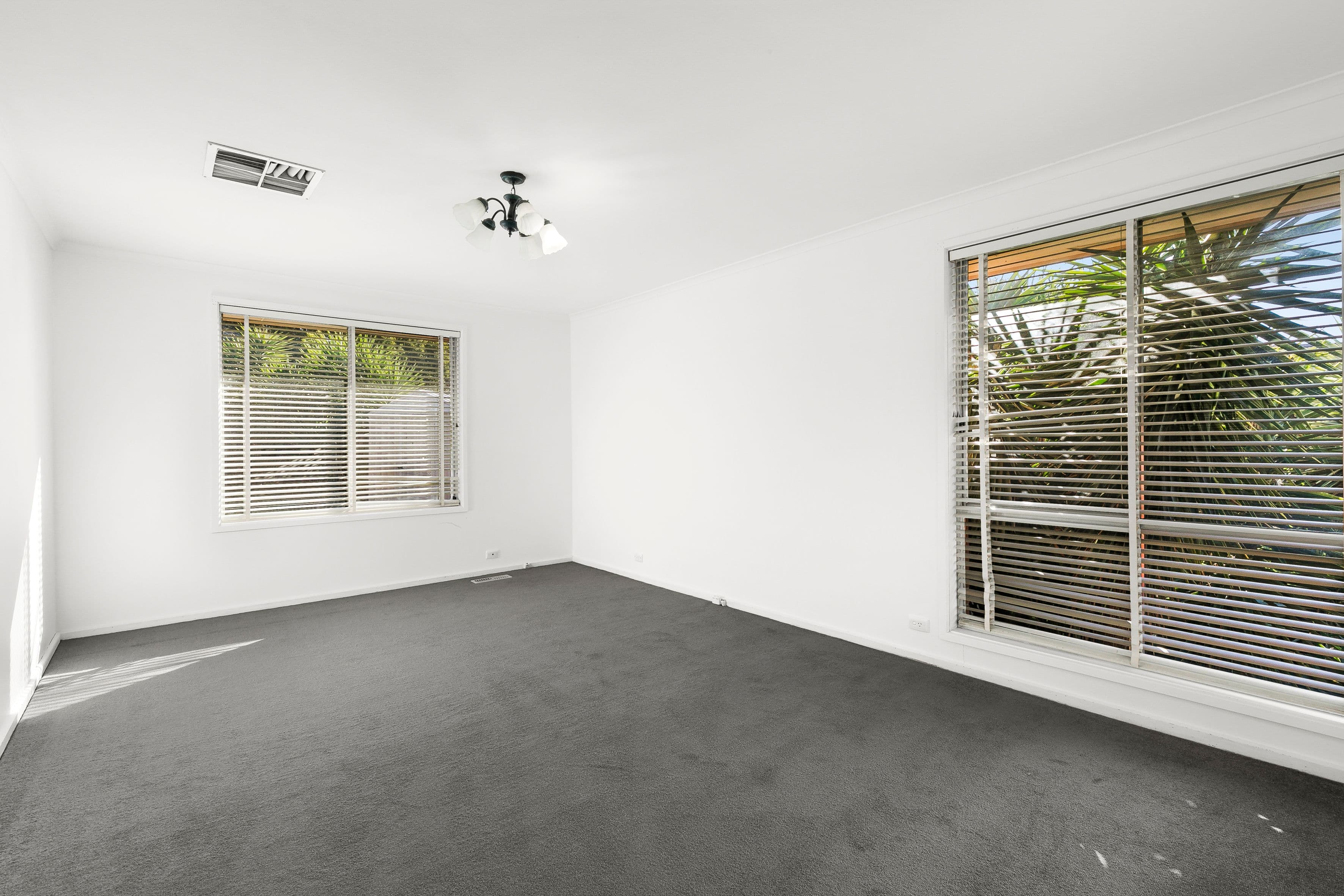 71 Erinbank Crescent, Westmeadows VIC 3049, Westmeadows - Thumbnail 3
