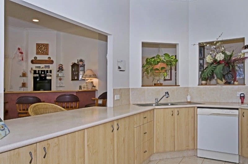 15 Bellona Court, PACIFIC PINES QLD 4211, Pacific Pines - Thumbnail 4