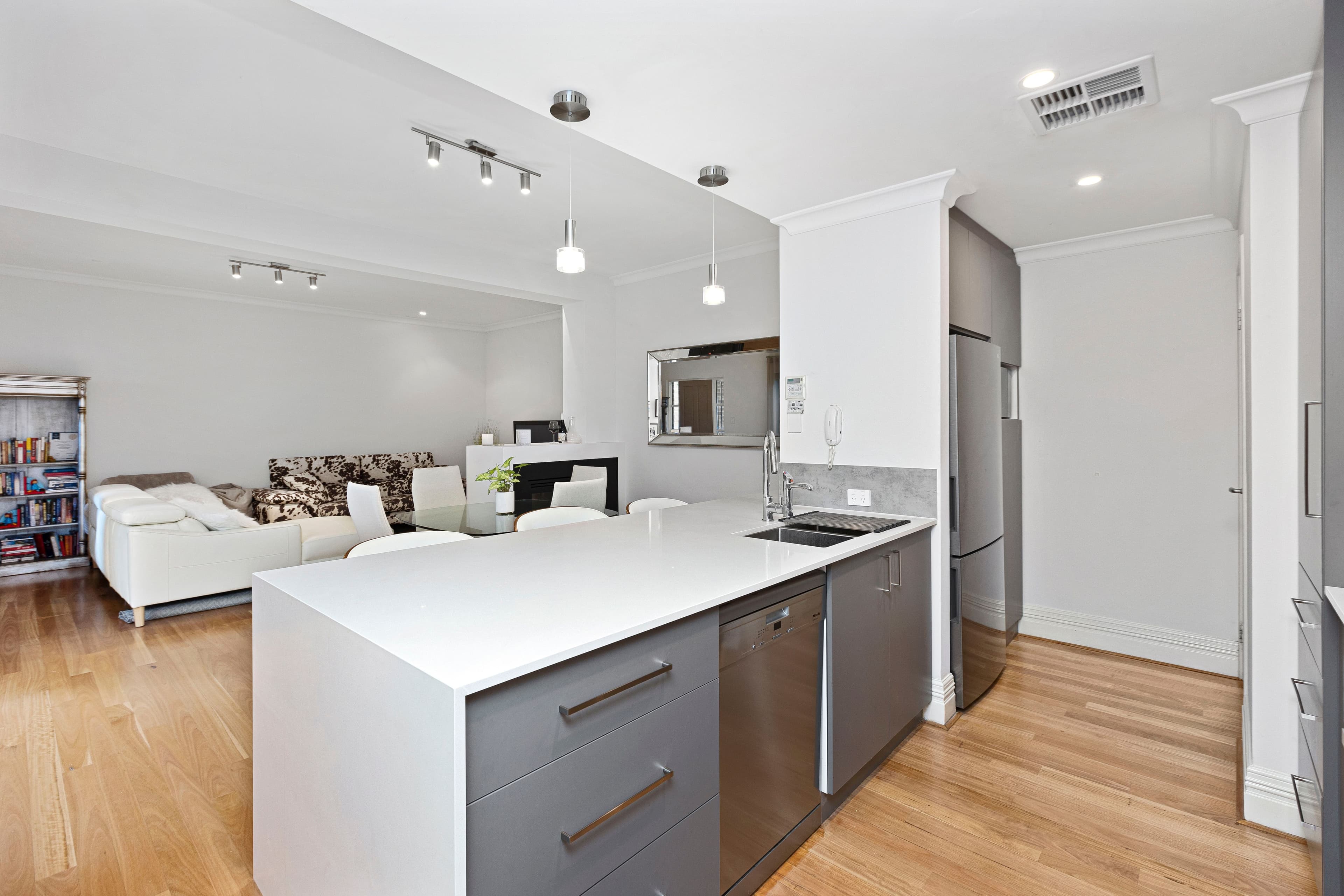 8 Bay Road, Claremont WA 6010, Claremont - Thumbnail 6