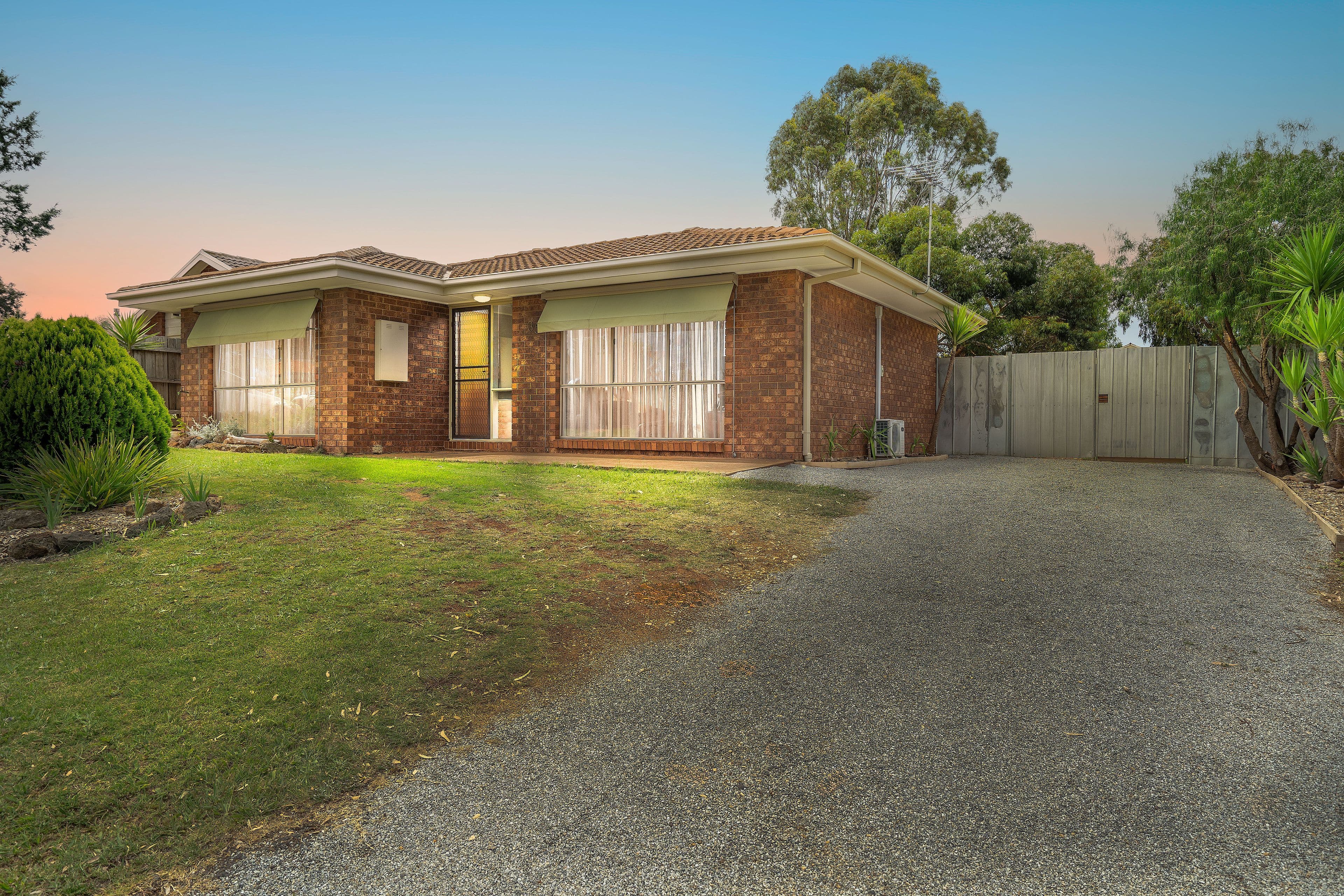 35 Underbank Boulevard, Bacchus Marsh VIC 3340, Bacchus Marsh - Thumbnail 3