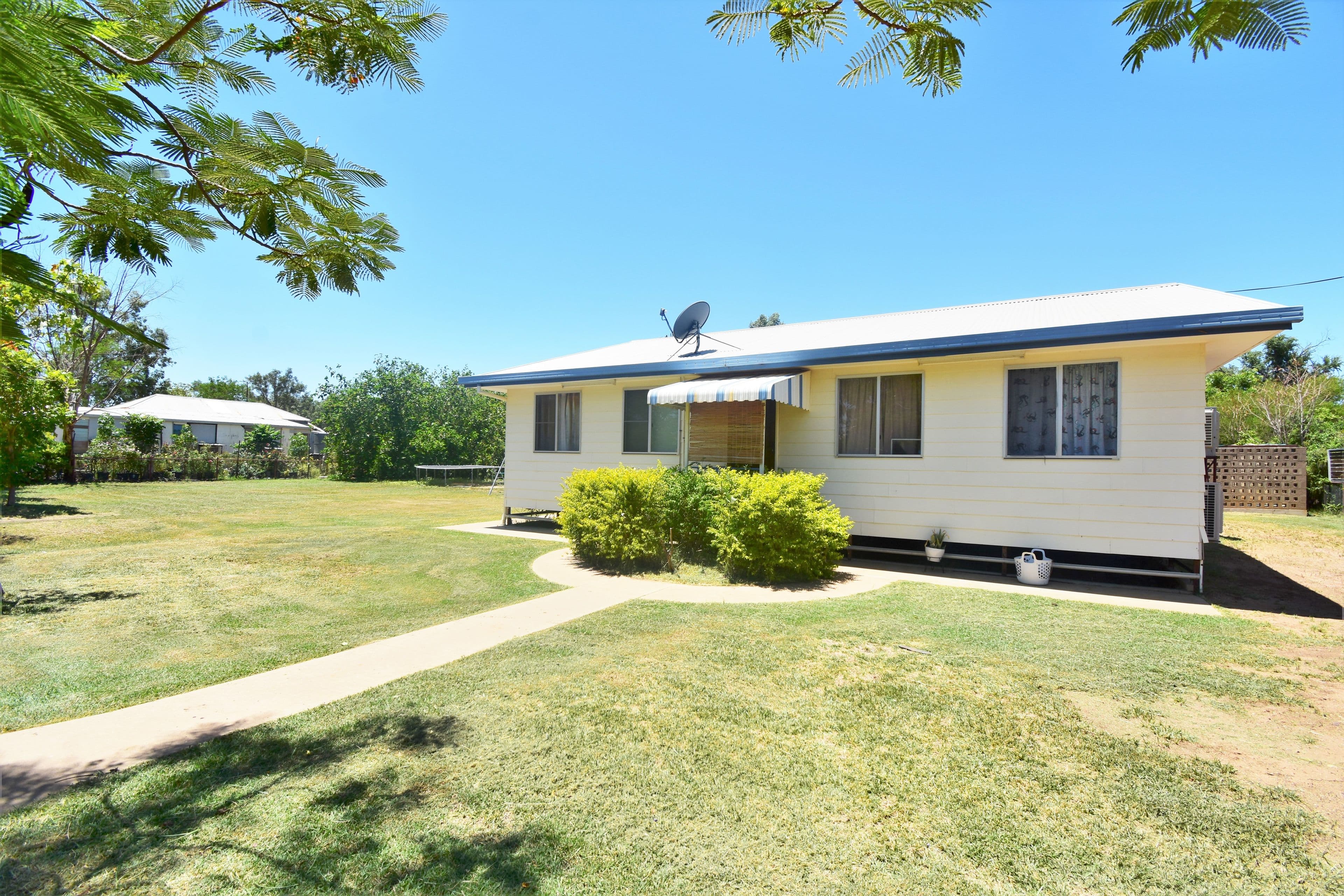 32-34 Crane Street, Longreach QLD 4730, Longreach - Image 1