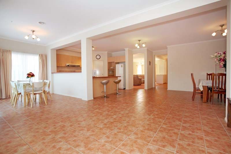 29 Whites Lane, GLEN WAVERLEY VIC 3150, Glen Waverley - Thumbnail 2